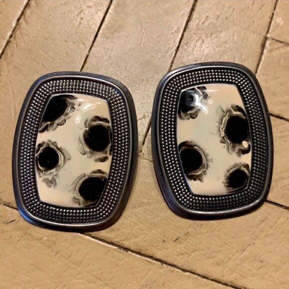 Vintage Jewelry - Vintage Gunmetal Black & White Earrings